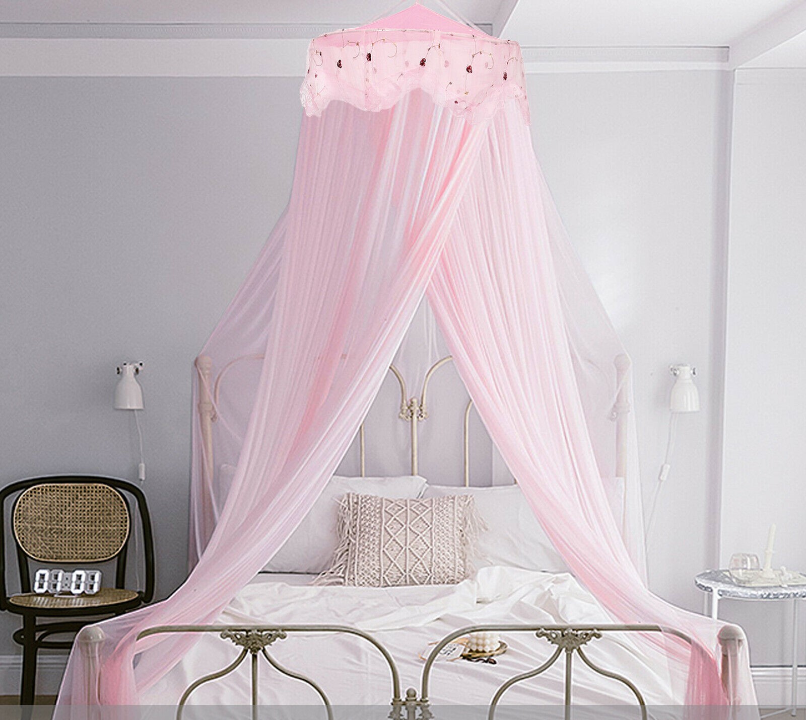 Baldachýn nad postel s rozparkem růžový